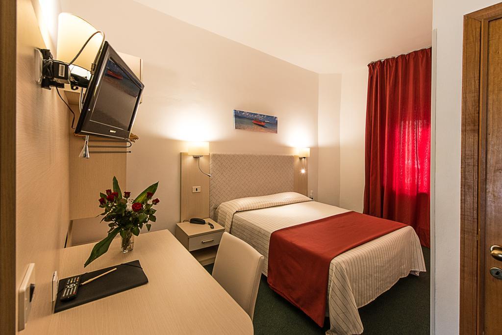Hotel Ariston Piombino Kamer foto