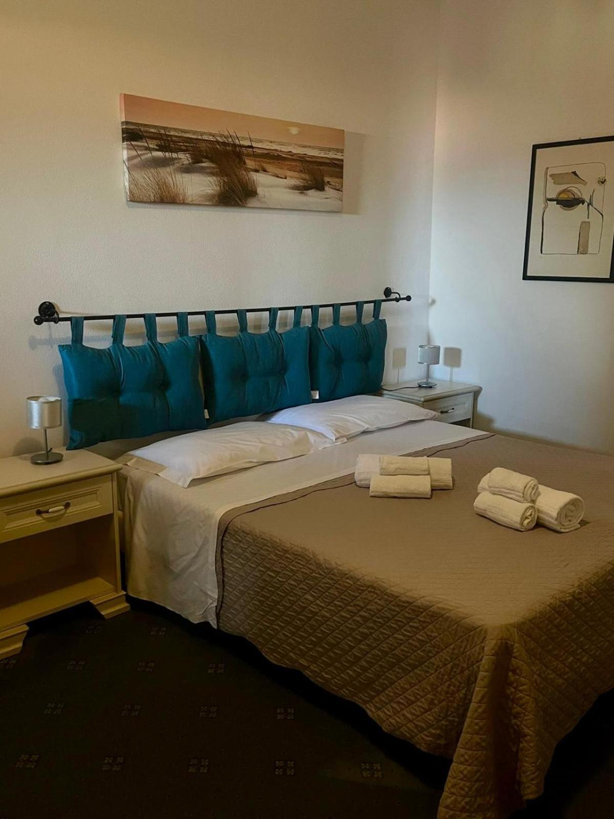 Hotel Ariston Piombino Buitenkant foto