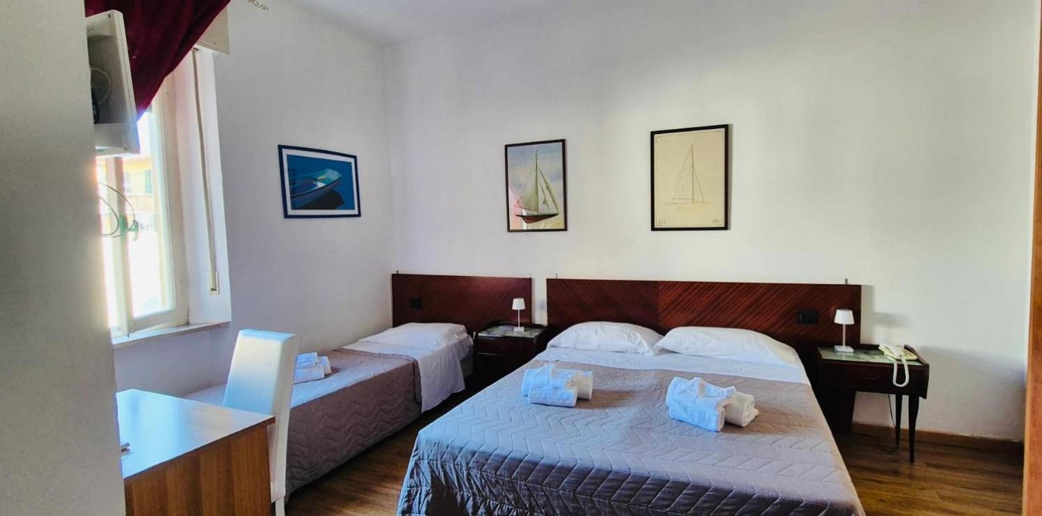 Hotel Ariston Piombino Buitenkant foto