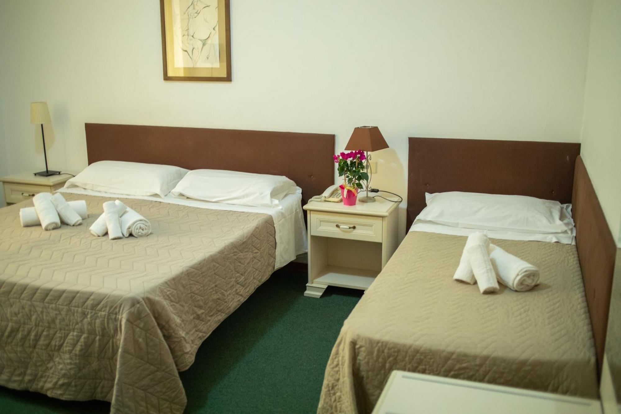 Hotel Ariston Piombino Buitenkant foto