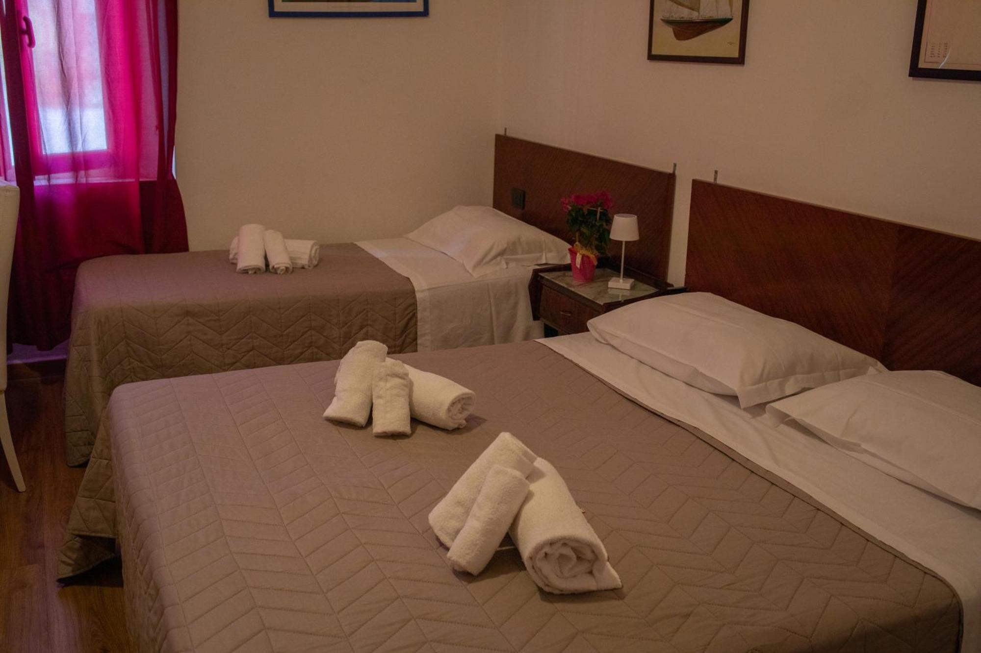 Hotel Ariston Piombino Buitenkant foto
