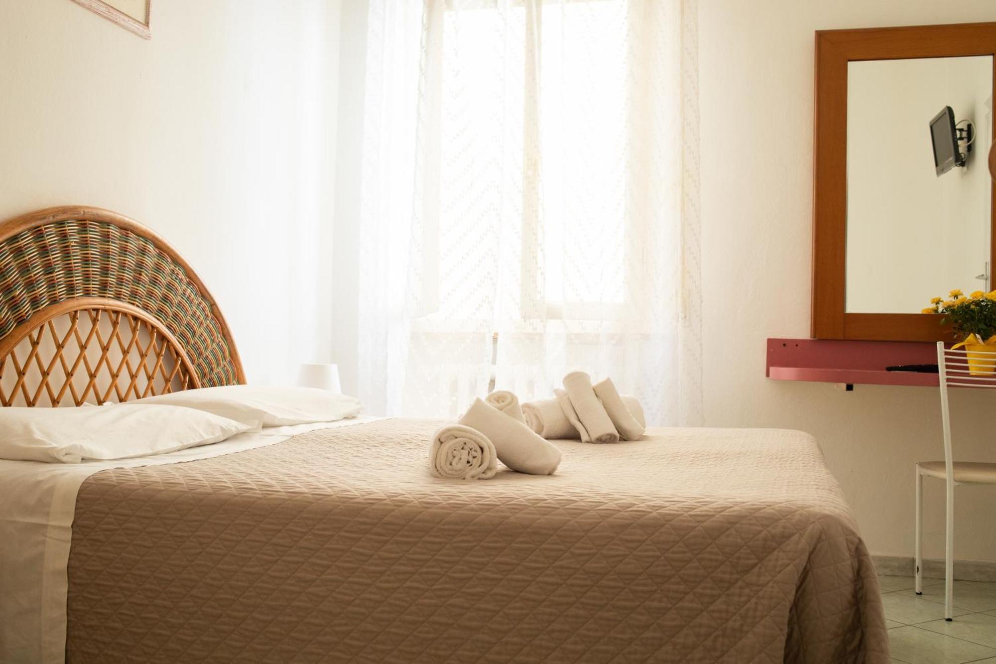 Hotel Ariston Piombino Buitenkant foto