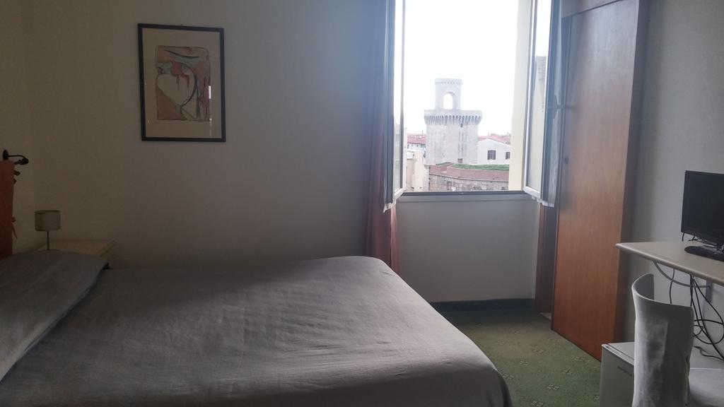 Hotel Ariston Piombino Buitenkant foto