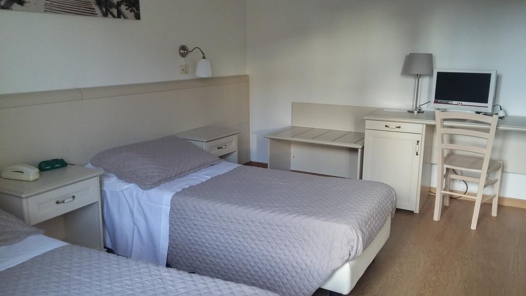 Hotel Ariston Piombino Buitenkant foto