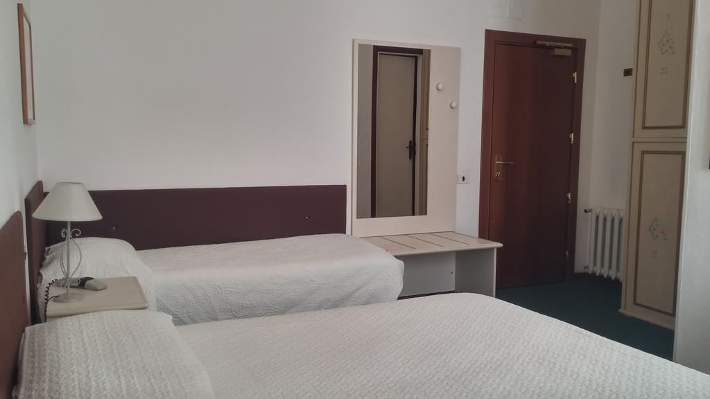 Hotel Ariston Piombino Buitenkant foto