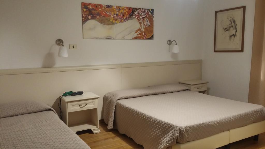 Hotel Ariston Piombino Buitenkant foto